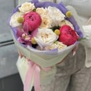 Букет «Джонсон» из роз и пионов