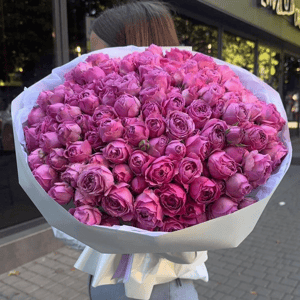 Букет пионовидных роз