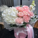 Шляпная коробка с цветами «Пион розы в коробке»