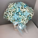 Шляпная коробка с цветами «Голубая Гипсофила и хлопок в коробке»