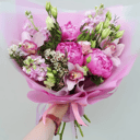 Букет с пионами