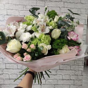 Букет «Радость моя» из роз и альстромерий