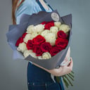 Букет «25 красно-белых роз»