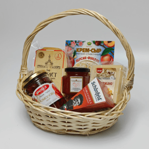 Подарочная корзина с сырами "Любовь"