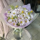 Букет с хризантемой