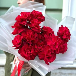 Букет французская роза красная 15 шт