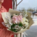 Букет «Для неё» из альстромерий и хризантем