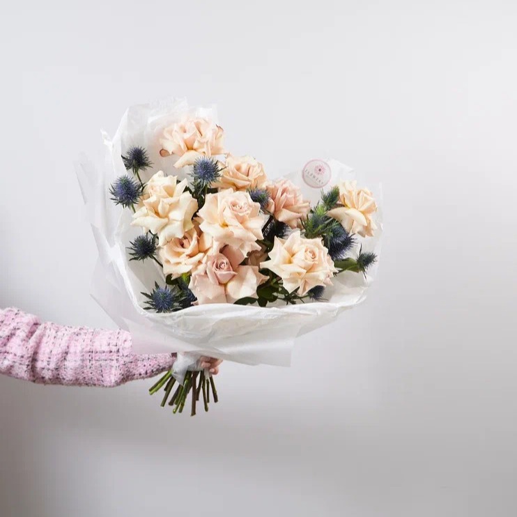 Дуо букет из Роз и Эрингиума L