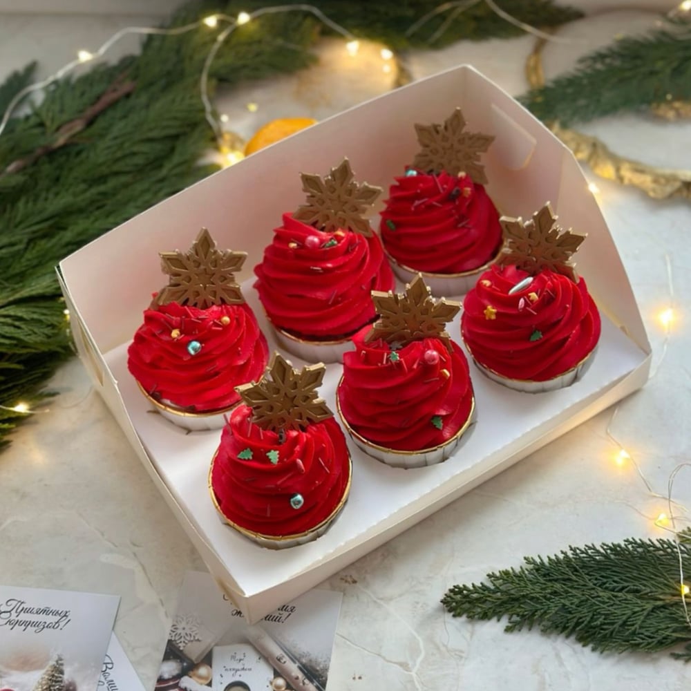 Новогодние капкейки с снежинками