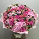 Розовый букет с гортензией