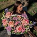 Премиальная корзина из роз и эустом